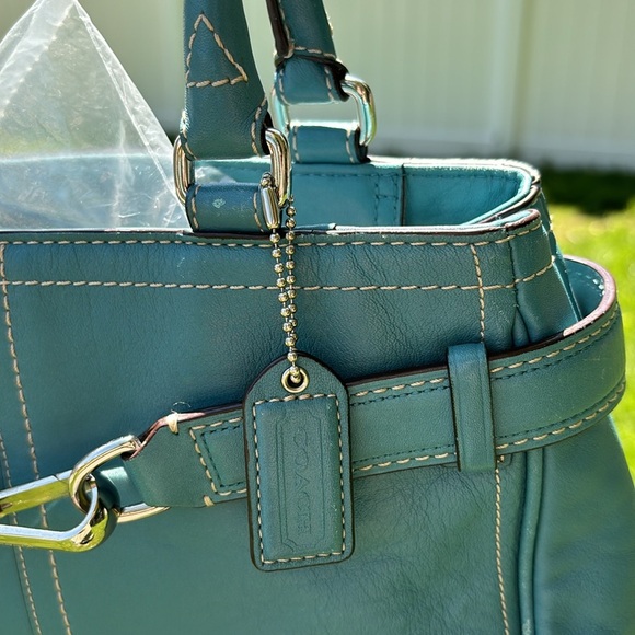 Coach | Hamptons Teal Carryall #F11199 - Picture 7 of 10